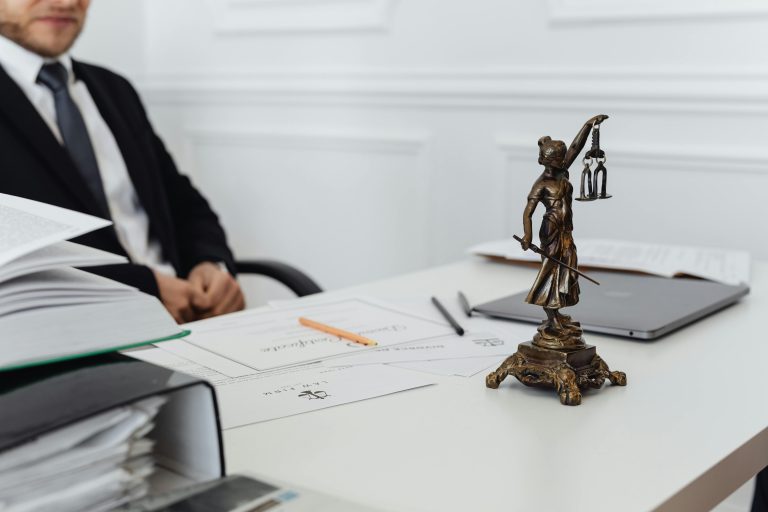¿En qué consisten las modificaciones introducidas por la ley Nº21755 que buscan la simplificación regulatoria y promoción de la actividad económica?