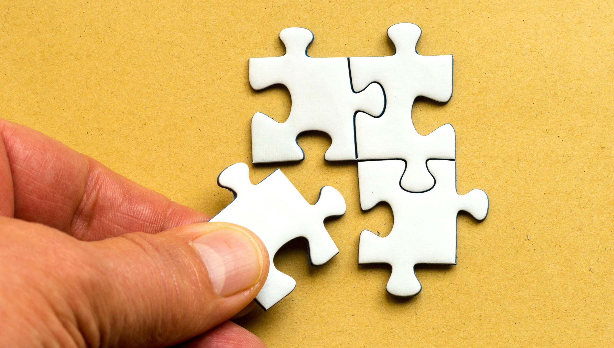 ¿Cómo se debe tributar en el régimen de renta presunta cuando hay cambio de socios o ventas del bien durante el año?