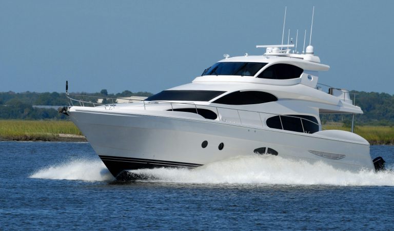 Aplicación del impuesto a la propiedad de bienes de lujo (helicópteros, aviones, yates y un grupo de automóviles, station wagons y similares)